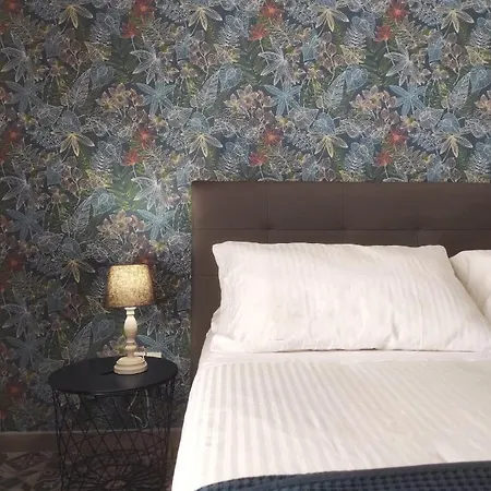 לינה וארוחת בוקר Casa Carola 4*